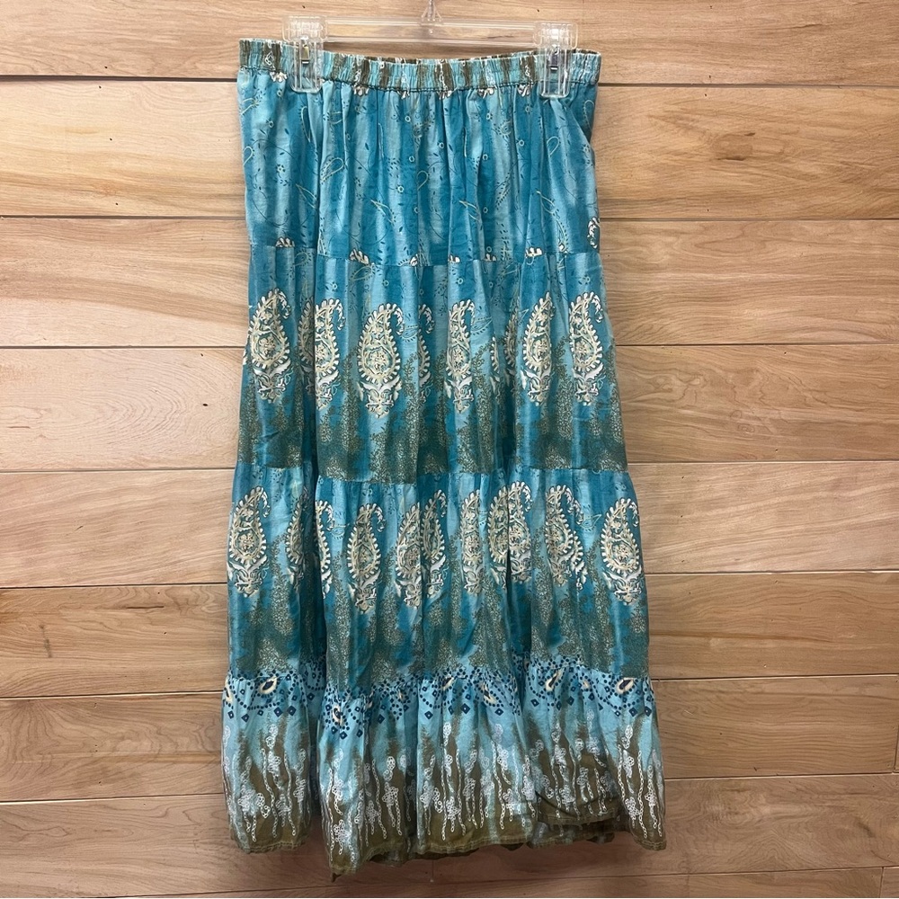 She’s cool vintage Y2K blue paisley boho maxi skirt